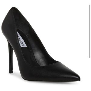 Steve Madden Pointy Pumps